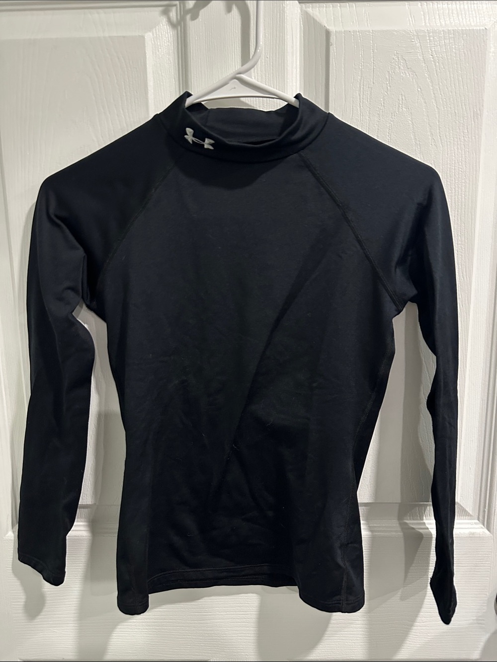 Under Armour Black Long-Sleeve Performance Top Cold Gear Youth M